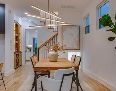 2313 S Vernon Avenue - Photo Thumbnail 10