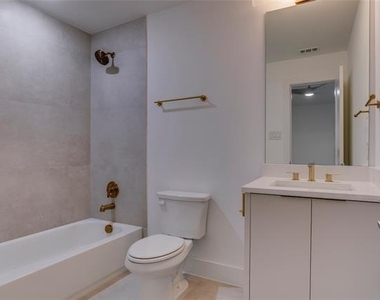 2313 S Vernon Avenue - Photo Thumbnail 23