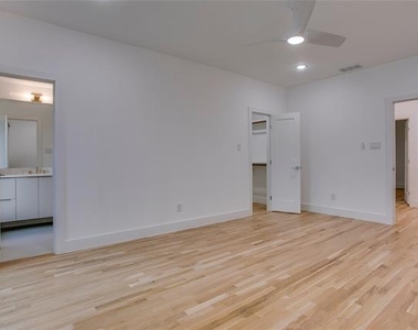 2313 S Vernon Avenue - Photo Thumbnail 26
