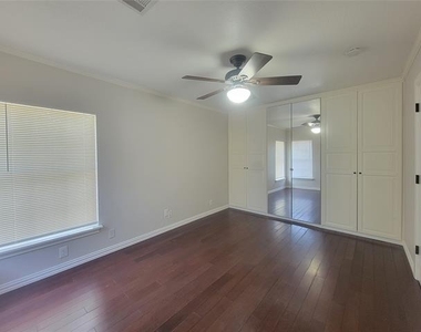 1225 Blalock Avenue - Photo Thumbnail 11