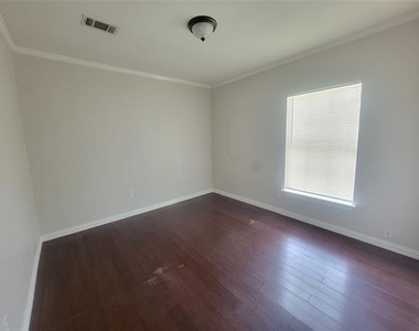 1225 Blalock Avenue - Photo Thumbnail 13
