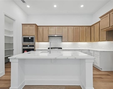 5060 Westhaven Circle - Photo Thumbnail 2