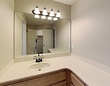 551 Rand Drive - Photo Thumbnail 8