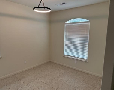 6209 Obsidian Creek Drive - Photo Thumbnail 2
