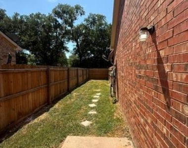 5417 Prairie Lane - Photo Thumbnail 14