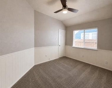 9809 Hedge Bell Drive - Photo Thumbnail 8