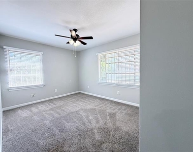 619 Midvale Drive - Photo Thumbnail 10