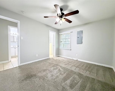 619 Midvale Drive - Photo Thumbnail 17