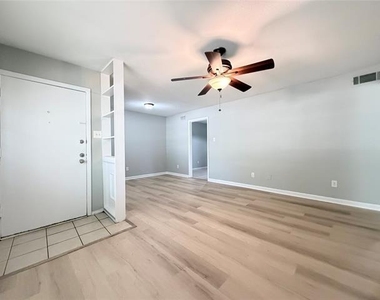 619 Midvale Drive - Photo Thumbnail 4