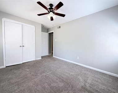 619 Midvale Drive - Photo Thumbnail 11