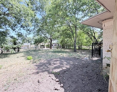 619 Midvale Drive - Photo Thumbnail 23