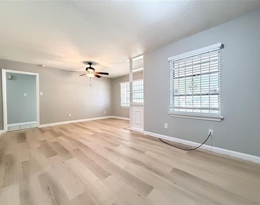 619 Midvale Drive - Photo Thumbnail 5
