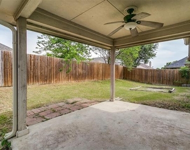 815 Creekside Drive - Photo Thumbnail 13