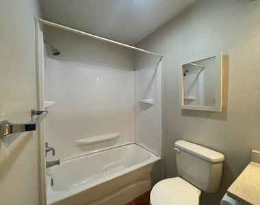 7536 Meadowlark Lane N - Photo Thumbnail 21