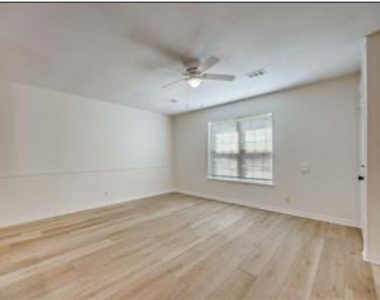 1721 W Walker Street - Photo Thumbnail 7