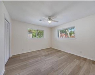 1721 W Walker Street - Photo Thumbnail 11