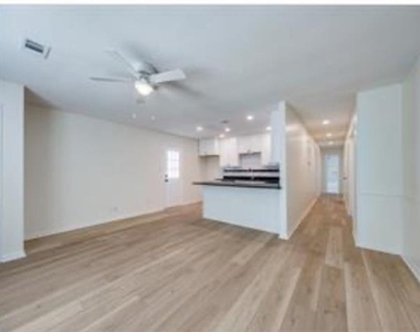 1721 W Walker Street - Photo Thumbnail 5