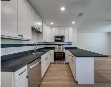 1721 W Walker Street - Photo Thumbnail 1