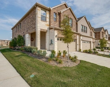 736 Lone Rock Drive - Photo Thumbnail 1