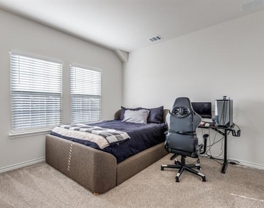 736 Lone Rock Drive - Photo Thumbnail 16