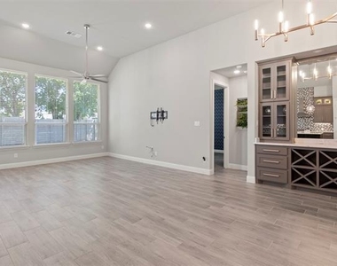 1314 20th Street - Photo Thumbnail 8