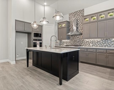 1314 20th Street - Photo Thumbnail 5
