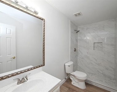 10706 Gleneagles Lane - Photo Thumbnail 18