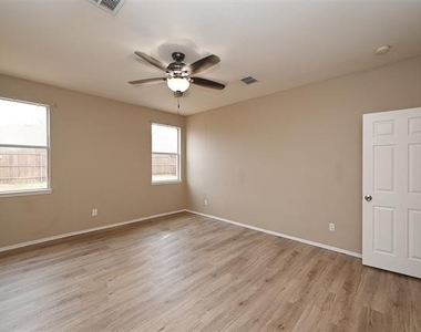10706 Gleneagles Lane - Photo Thumbnail 10