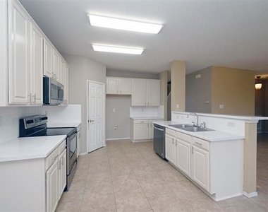 10706 Gleneagles Lane - Photo Thumbnail 7