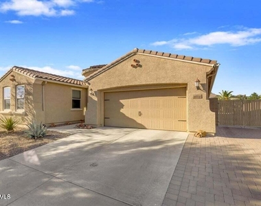 9014 W Ruth Avenue - Photo Thumbnail 6