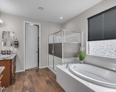 9014 W Ruth Avenue - Photo Thumbnail 5