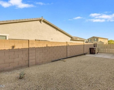 9014 W Ruth Avenue - Photo Thumbnail 15