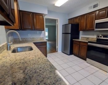 10650 Steppington Drive - Photo Thumbnail 6