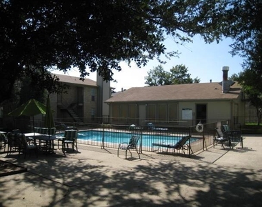10650 Steppington Drive - Photo Thumbnail 2