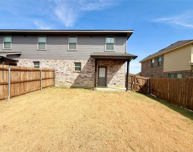 4925-4927 Sanger Circle Drive - Photo Thumbnail 26