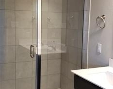 4925-4927 Sanger Circle Drive - Photo Thumbnail 15