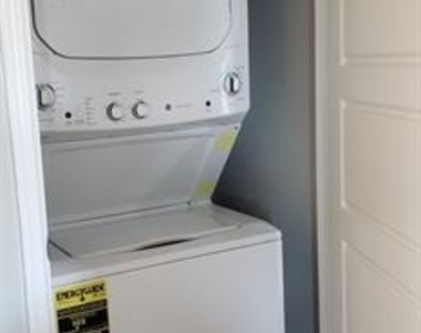 4925-4927 Sanger Circle Drive - Photo Thumbnail 16