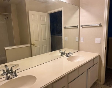 11354 Still Hollow Drive - Photo Thumbnail 29