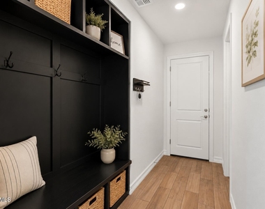 17190 W Gracemont Street - Photo Thumbnail 5
