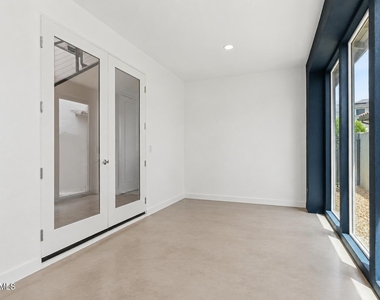 17190 W Gracemont Street - Photo Thumbnail 15