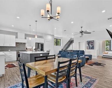 410 Melba Street - Photo Thumbnail 3