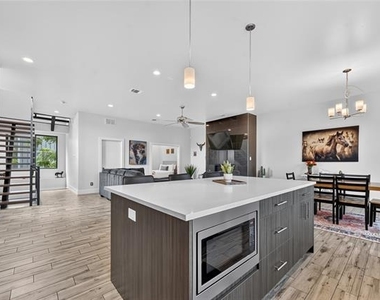 410 Melba Street - Photo Thumbnail 4