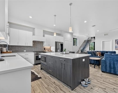 410 Melba Street - Photo Thumbnail 5