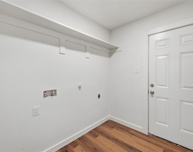 8708 Ronnie Street - Photo Thumbnail 11