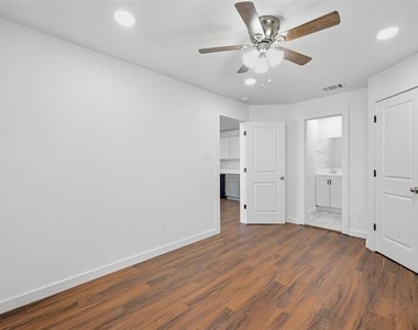8708 Ronnie Street - Photo Thumbnail 5