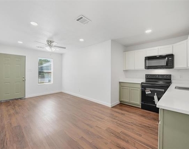 8708 Ronnie Street - Photo Thumbnail 7