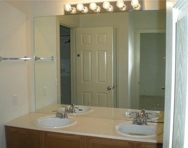 2224 Stonepark Place - Photo Thumbnail 7