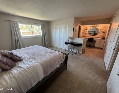 5078 N 83rd Street - Photo Thumbnail 9