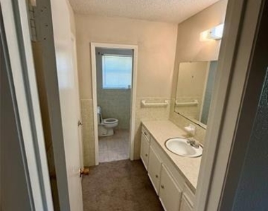 124 Poinsettia Circle - Photo Thumbnail 7