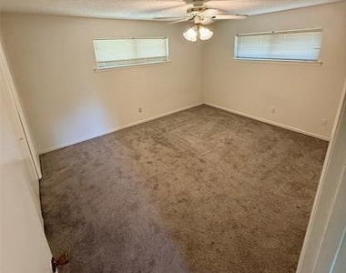 124 Poinsettia Circle - Photo Thumbnail 6